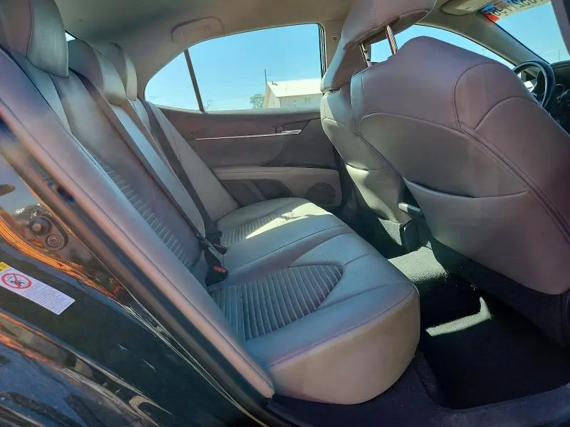 2018 TOYOTA CAMRY SE  