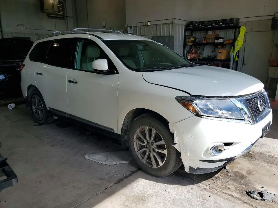 2016 NISSAN PATHFINDER SL  