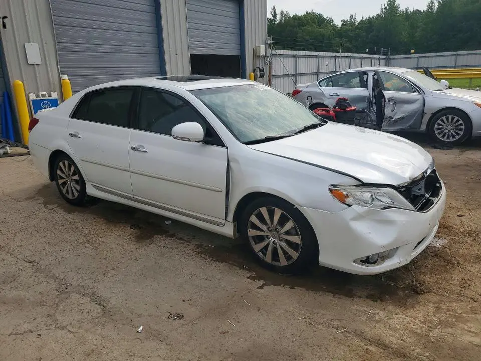 2011 TOYOTA AVALON LIMITED  