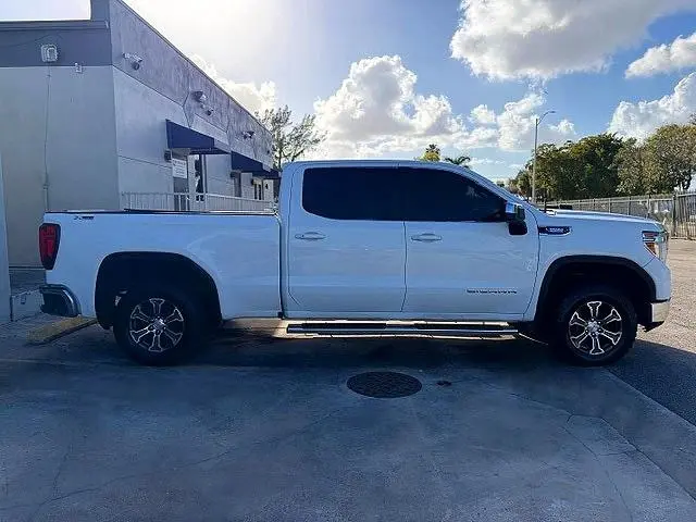 2021 GMC SIERRA K1500 SLE  