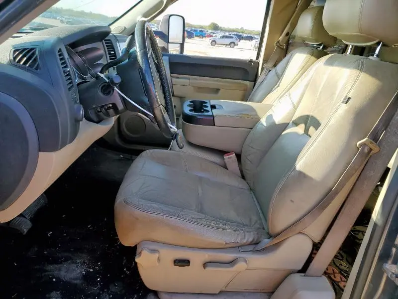 2011 CHEVROLET SILVERADO C1500 LT  