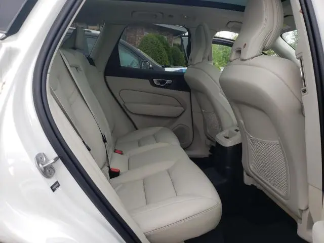 2022 VOLVO XC60 T8 RECHARGE INSCRIPTION EXPRESS  