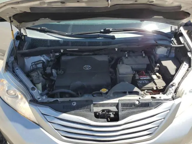2012 TOYOTA SIENNA   