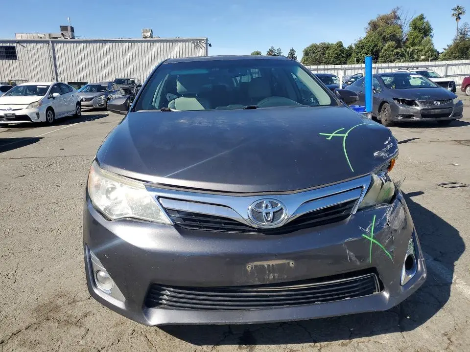 2012 TOYOTA CAMRY XLE  