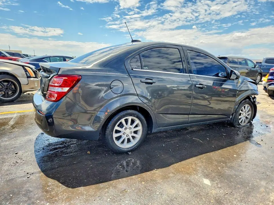 2017 CHEVROLET SONIC LT  