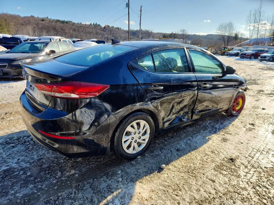 2017 HYUNDAI ELANTRA SE  