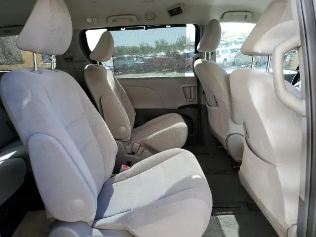 2015 TOYOTA SIENNA LE  