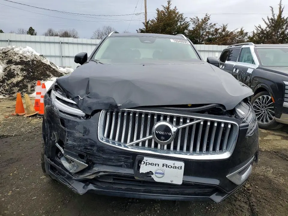 2023 VOLVO XC90 PLUS  