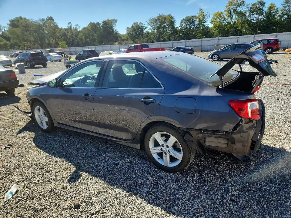 2014 TOYOTA CAMRY SE  