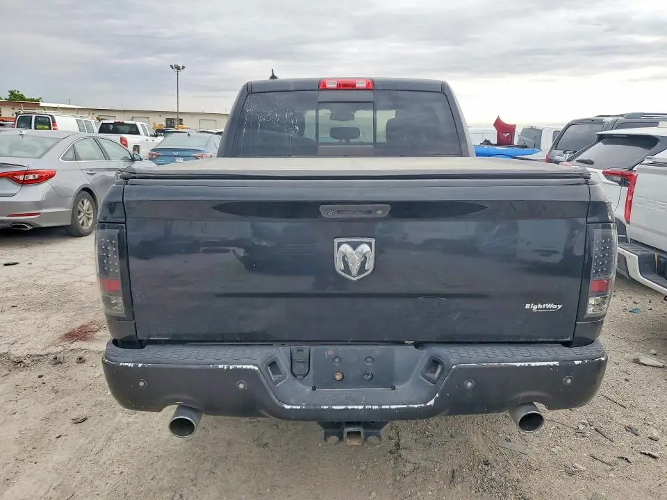 2016 RAM 1500 SLT  