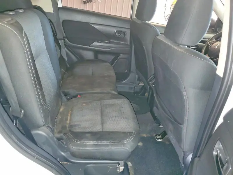 2019 MITSUBISHI OUTLANDER SE  