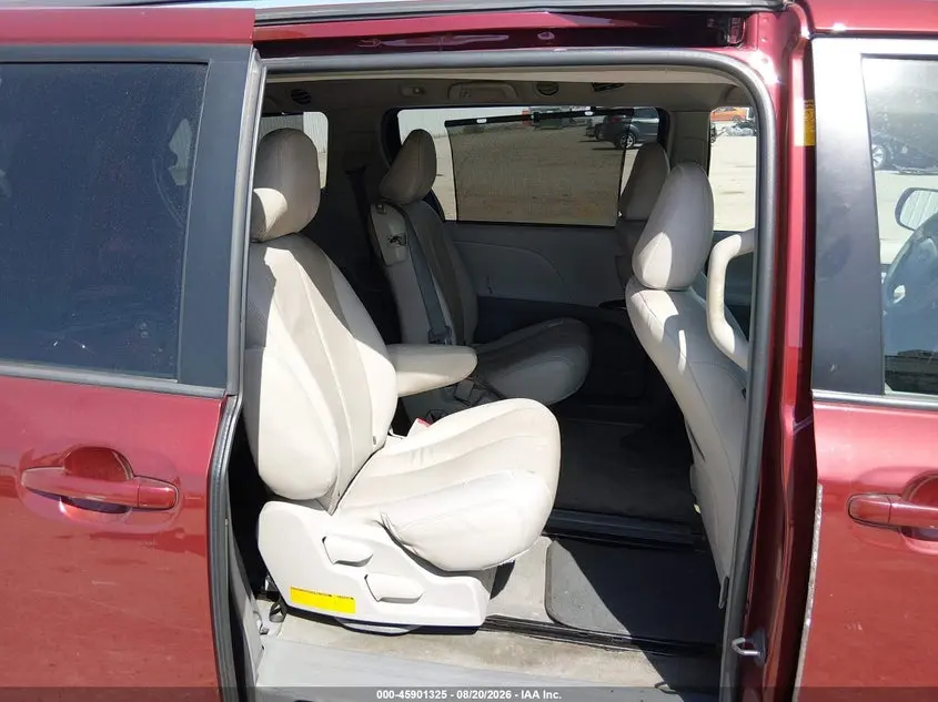 2014 TOYOTA SIENNA LE V6 8 PASSENGER
