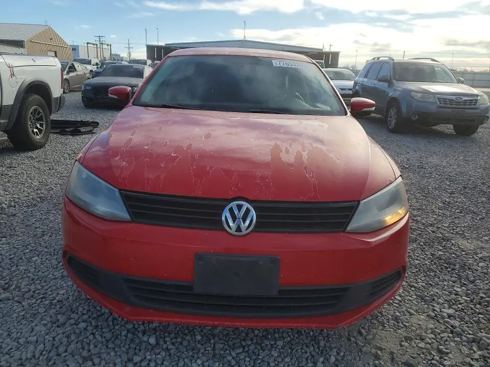 2011 VOLKSWAGEN JETTA SE  