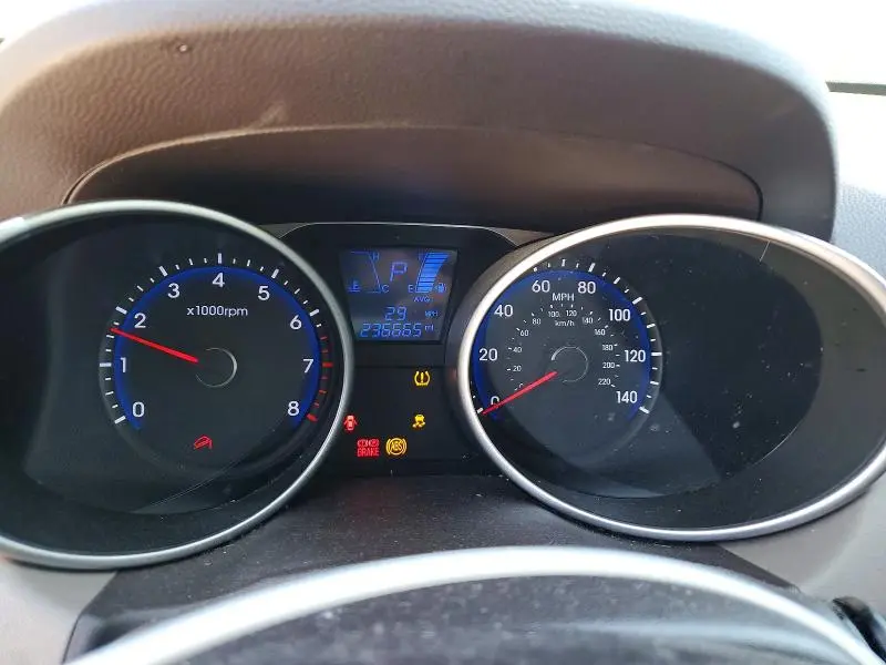 2014 HYUNDAI TUCSON SE  