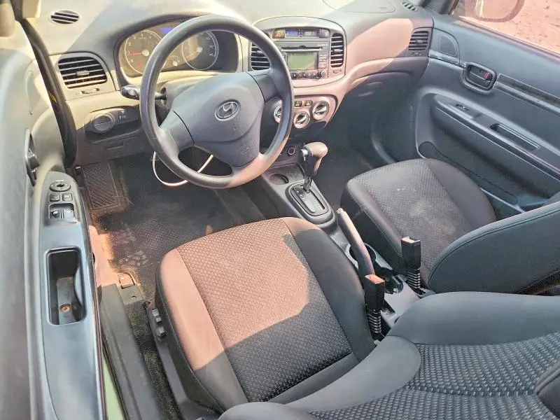 2010 HYUNDAI ACCENT GS  
