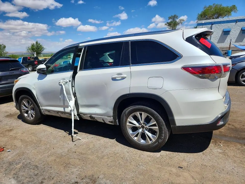 2015 TOYOTA HIGHLANDER XLE  