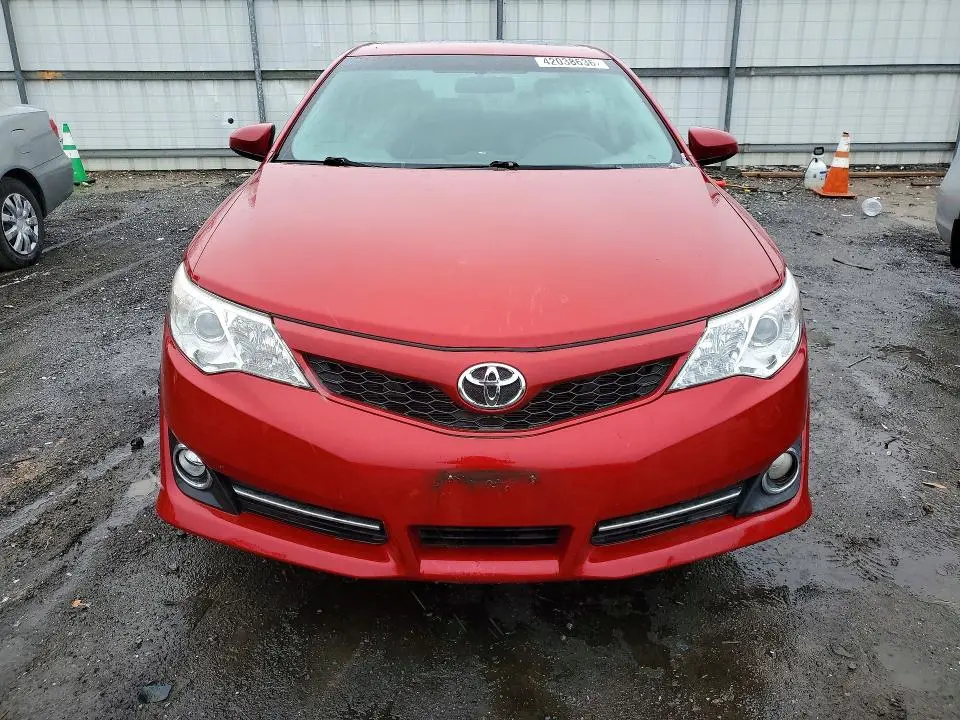 2014 TOYOTA CAMRY SE  