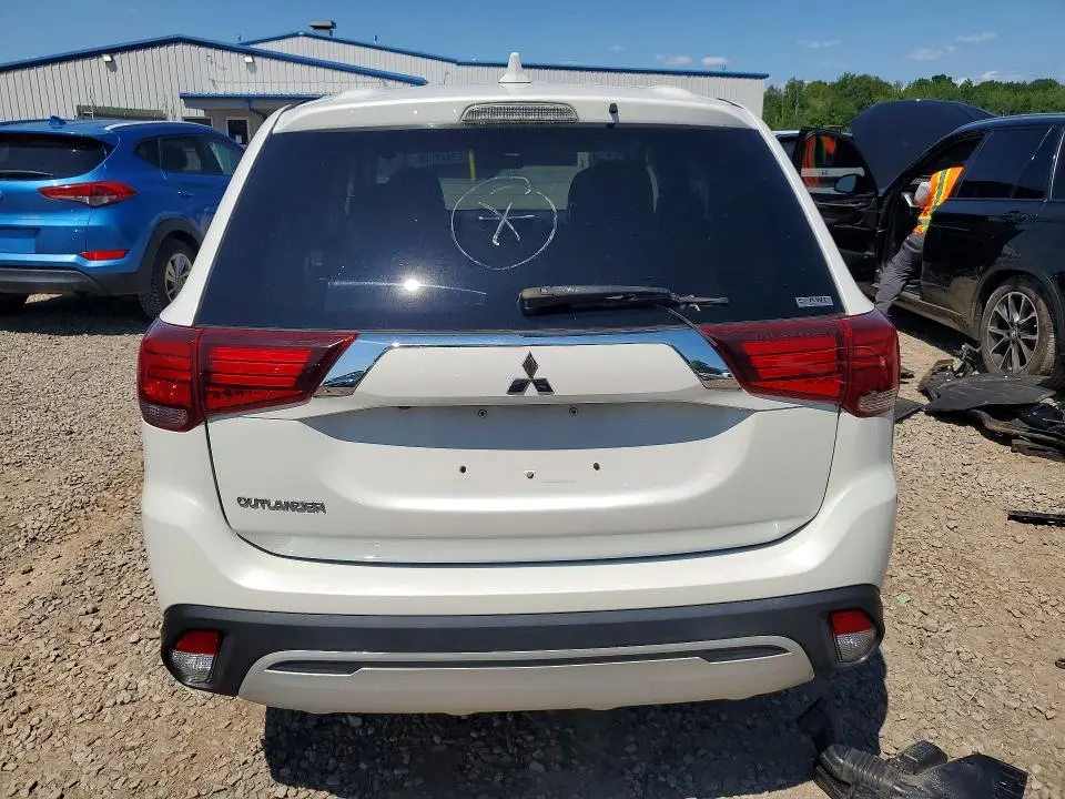 2020 MITSUBISHI OUTLANDER SE  
