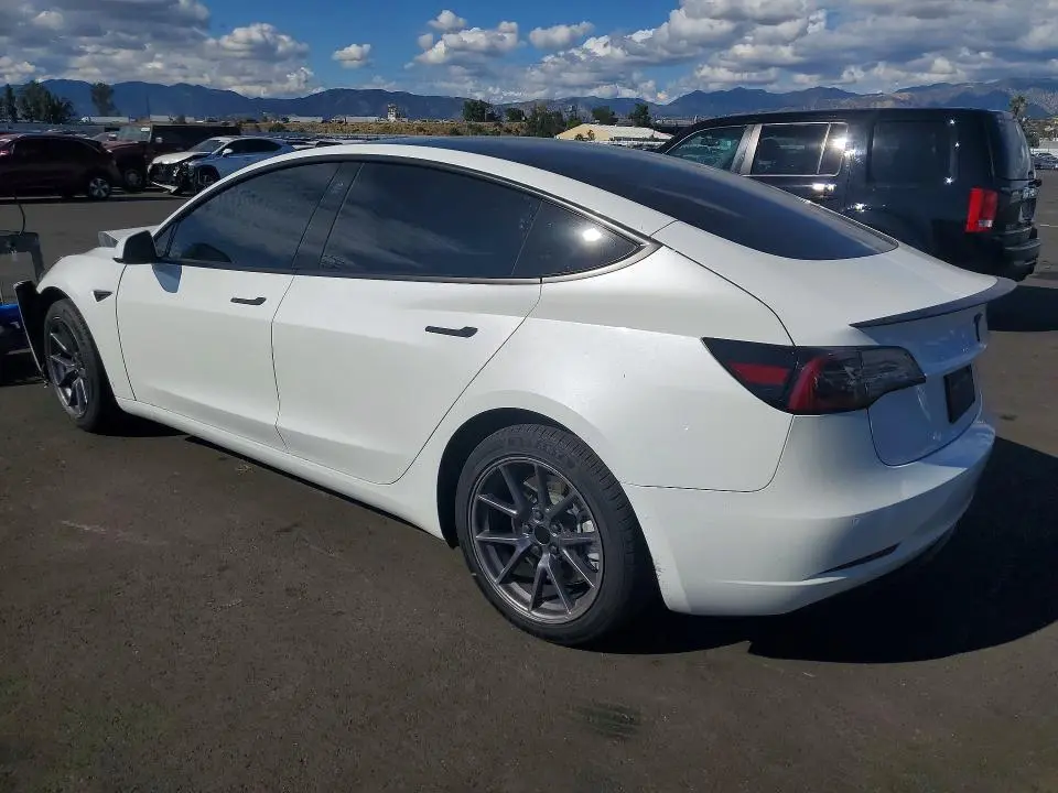 2021 TESLA MODEL 3   