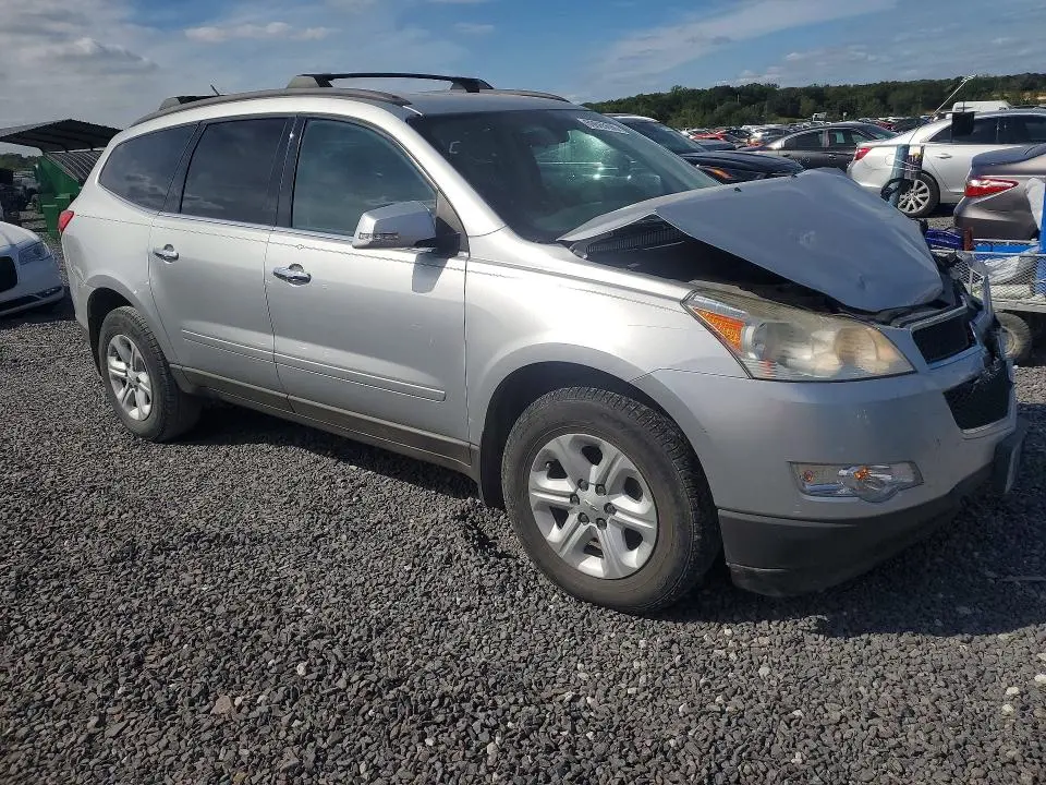 2011 CHEVROLET TRAVERSE LT  