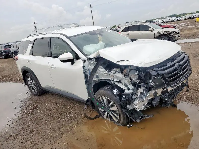 2024 NISSAN PATHFINDER SL  