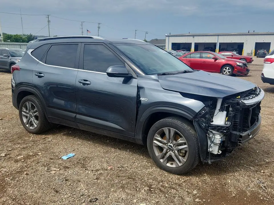 2023 KIA SELTOS S  