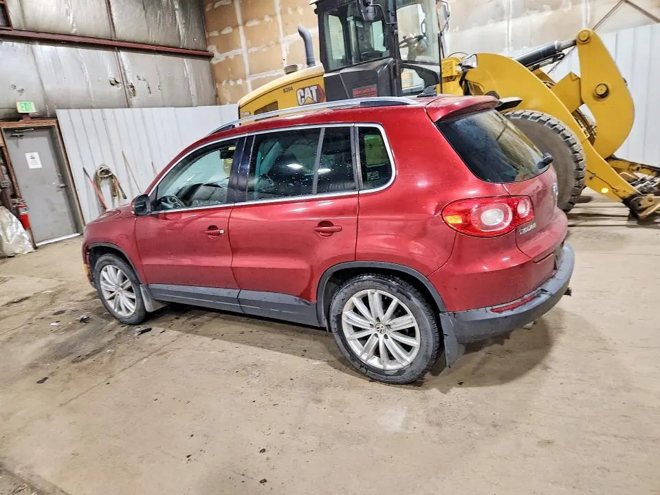 2010 VOLKSWAGEN TIGUAN SE  