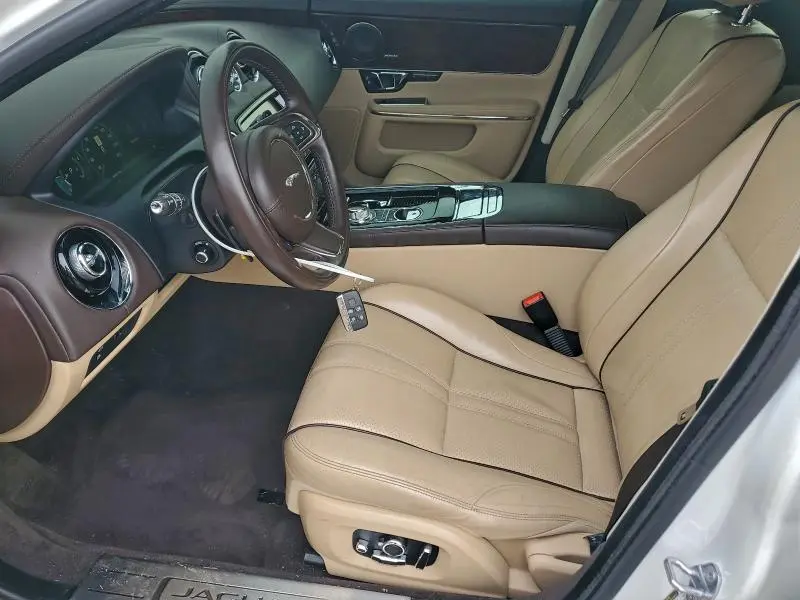 2019 JAGUAR XJ R - SPORT  