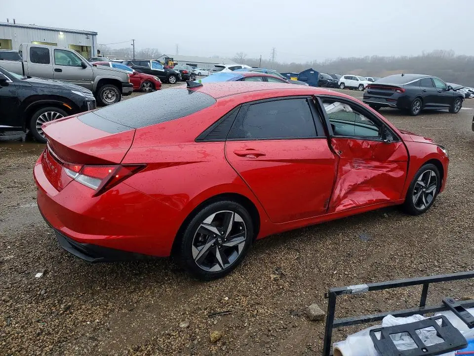 2023 HYUNDAI ELANTRA SEL  