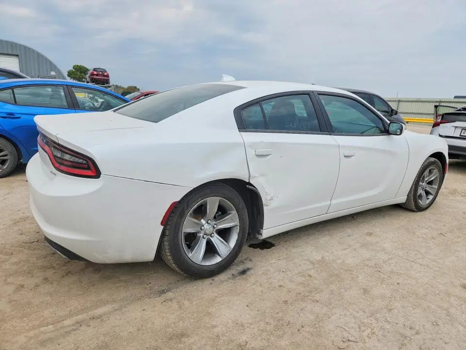 2015 DODGE CHARGER SXT  