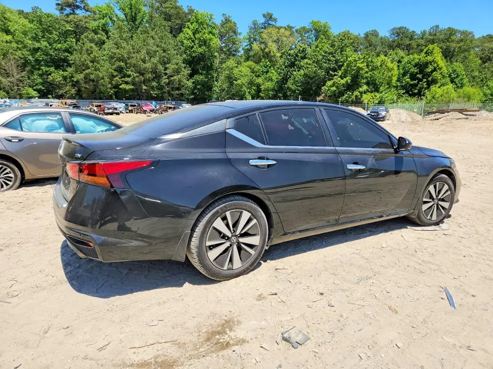 2021 NISSAN ALTIMA SV  