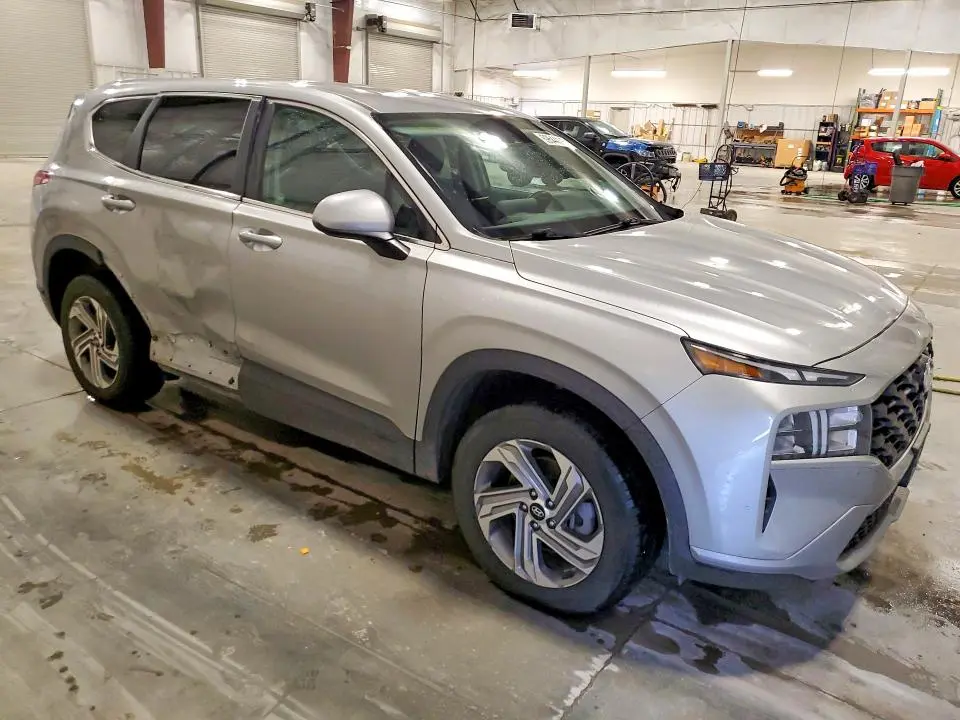 2022 HYUNDAI SANTA FE SE  