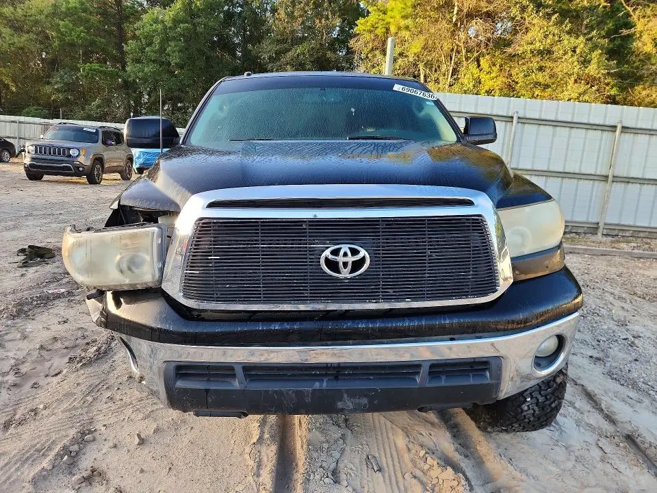 2013 TOYOTA TUNDRA CREWMAX SR5  
