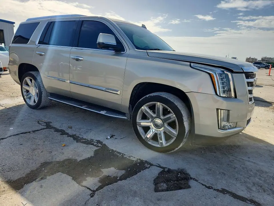 2016 CADILLAC ESCALADE LUXURY  