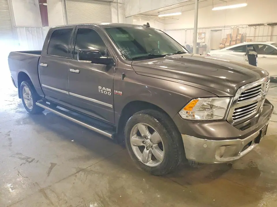 2018 RAM 1500 SLT 4WD 5.7L V-8