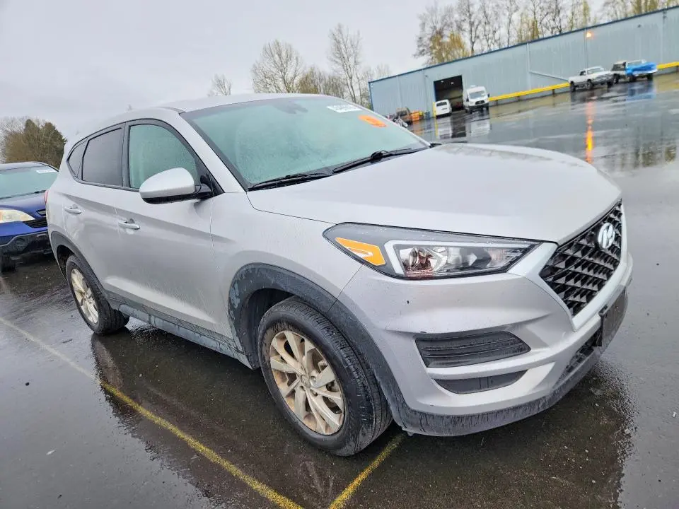 2020 HYUNDAI TUCSON SE  