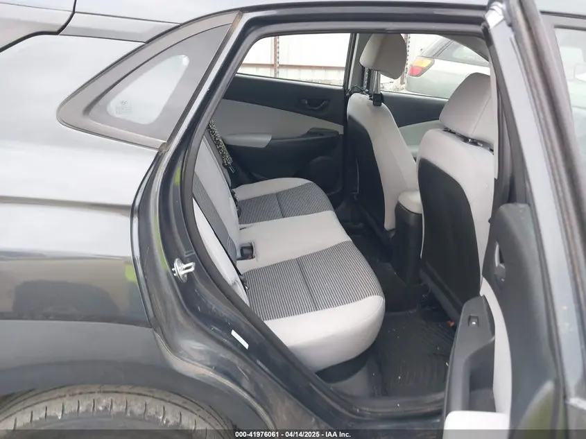 2022 HYUNDAI KONA SE