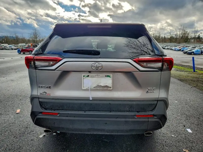 2025 TOYOTA RAV4 XLE  