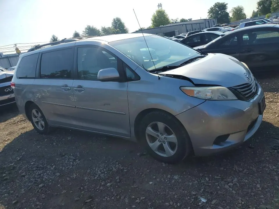 2012 TOYOTA SIENNA LE  