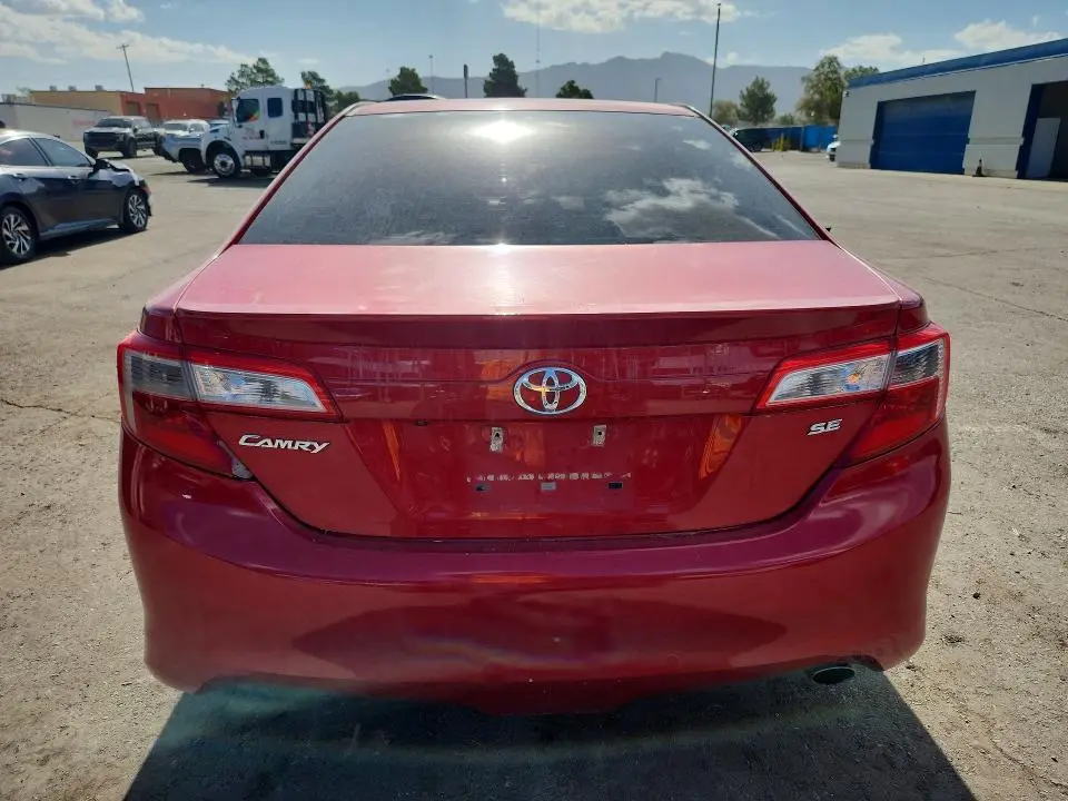 2014 TOYOTA CAMRY SE  