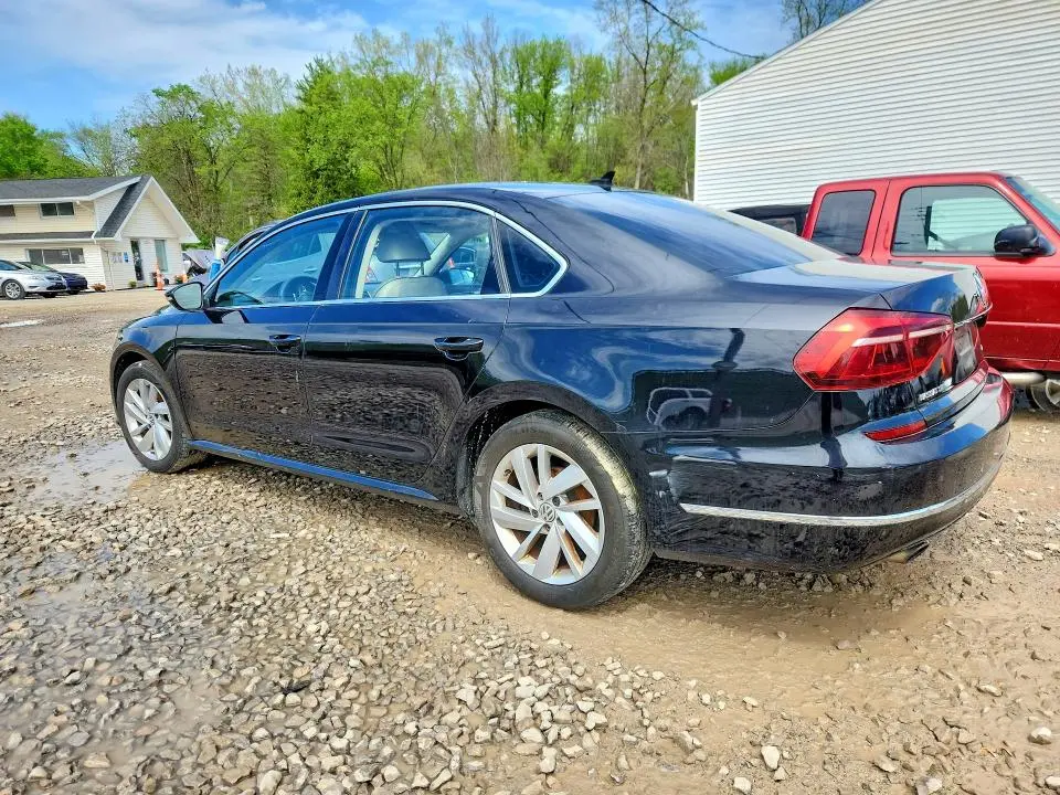 2018 VOLKSWAGEN PASSAT SE  