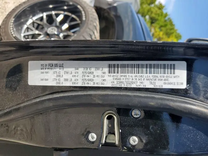 2016 RAM 1500 SLT  