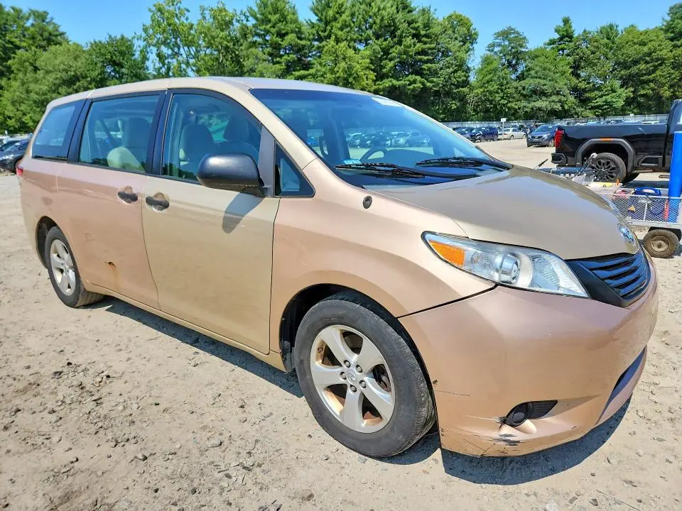 2013 TOYOTA SIENNA L 7-PASSENGER  