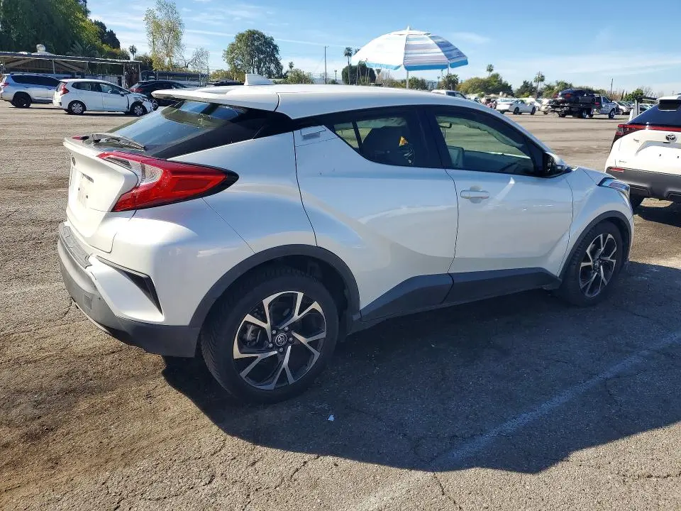 2019 TOYOTA C-HR XLE  