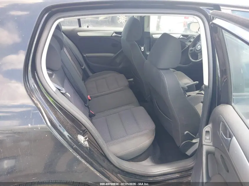 2012 VOLKSWAGEN GOLF 2.5L 4-DOOR