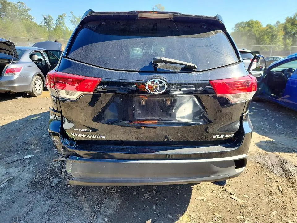 2017 TOYOTA HIGHLANDER XLE  