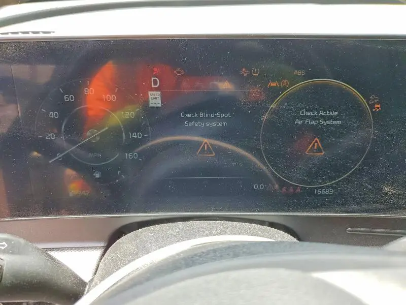 2023 KIA SPORTAGE SX  
