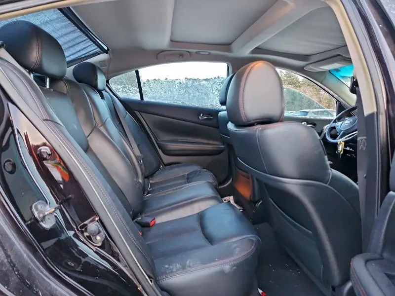 2010 NISSAN MAXIMA S  