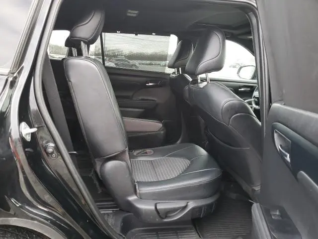2021 TOYOTA HIGHLANDER XSE  