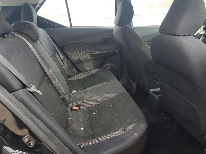 2020 NISSAN KICKS S  